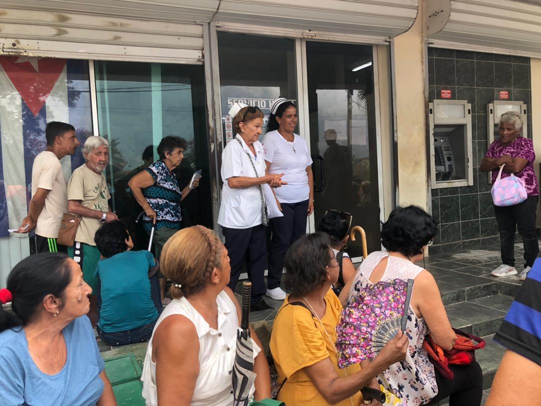 SaludDPinar's tweet photo. En el BPA Alameda se realizó una audiencia sanitaria por el Día Mundial sin Tabaco, con la participación de PROSALUD y profesionales de la salud.
La prevención y la sensibilización comunitaria fueron ejes centrales.
#CubaPorLaSalud #SinTabaco https://t.co/m2XtVHWMAW