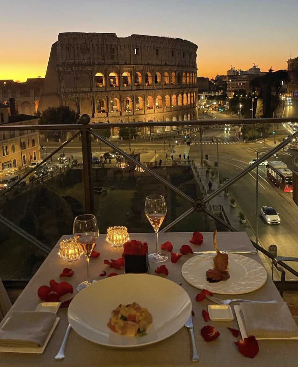 s8lllk's tweet photo. With love in Rome https://t.co/CLXyXZ8Ad0