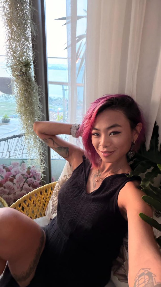 pixie9096714623's tweet photo. Happy Sunday! ♥️

#onlyfans #sexy #model #fyp #like #giantess https://t.co/B3Hxzm8XrP