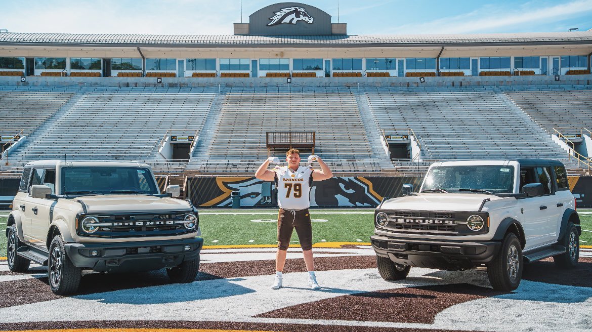 OrvilleBlohm's tweet photo. I had a great official visit this weekend at @WMU_Football Thank you to all who made it a great time!!! @pawlakjoe @CamAllenFB @ctoudle1 @CoachLT_WMU @coachwaltbell @OrryHellenbrand @AllenTrieu @MJ_NFLDraft @FootballWla https://t.co/v6JXILPW89