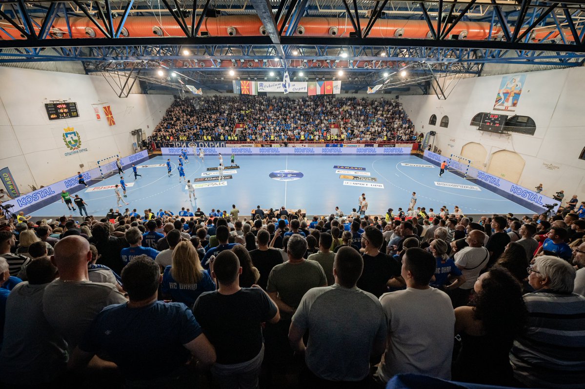 EHF_Activities's tweet photo. Incredible energy from the fans! 🙌👏

The 'Sportska Sala Biljanini Izvori' arena was sold out for the #ehfec final! 🏟️

#ehf #ecm #handball https://t.co/6IKrtM58i6