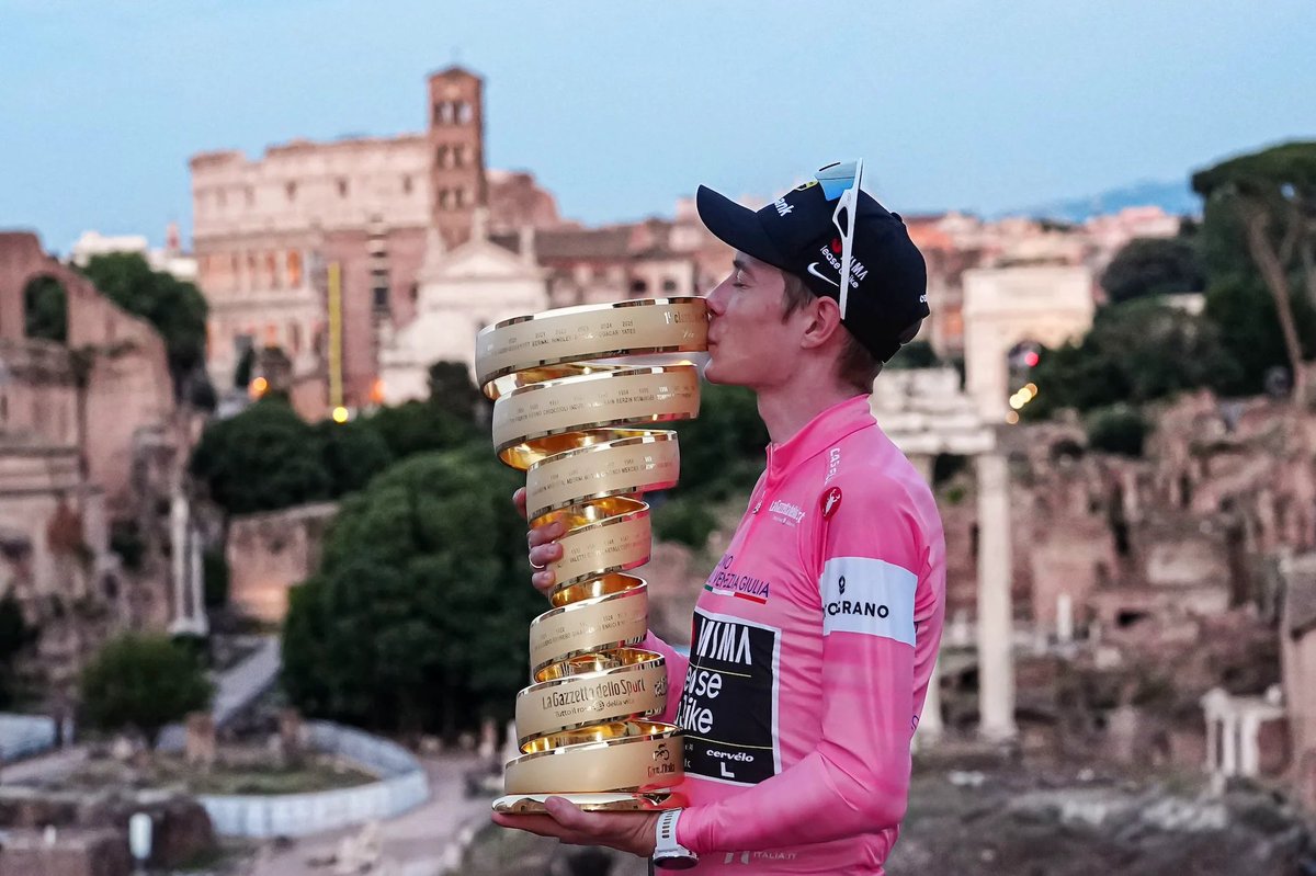 laflammerouge16's tweet photo. Vingegaard: "It’s very special to have done it, even more than what I could have dreamt of. It’s hard for me to realise that I’ve won all three Grand Tours. When I see all the other seven names, there are some of the biggest guys in cycling, I don’t think of myself in that way. I’ve come to tears when I got to share this moment with my family. They’re always there for me. They mean absolutely everything to me. They support me at 100% in everything I do. It was really emotional to finish it off and win all three Grand Tours. The King of Denmark called me today after the stage to congratulate me. It was a big honour for me to speak with him. It was a very big experience for me. I’ve met him a few times but it doesn’t make today’s experience less big. I’ll stay in Rome for a few days with my family to relax and enjoy the nice food, then I’ll start working for the Tour de France. I’ve believed in this project to do Giro-Tour since November and now I feel that my body can go for the next Grand Tours. I’m not on my knees."

(RCS Press Release)
