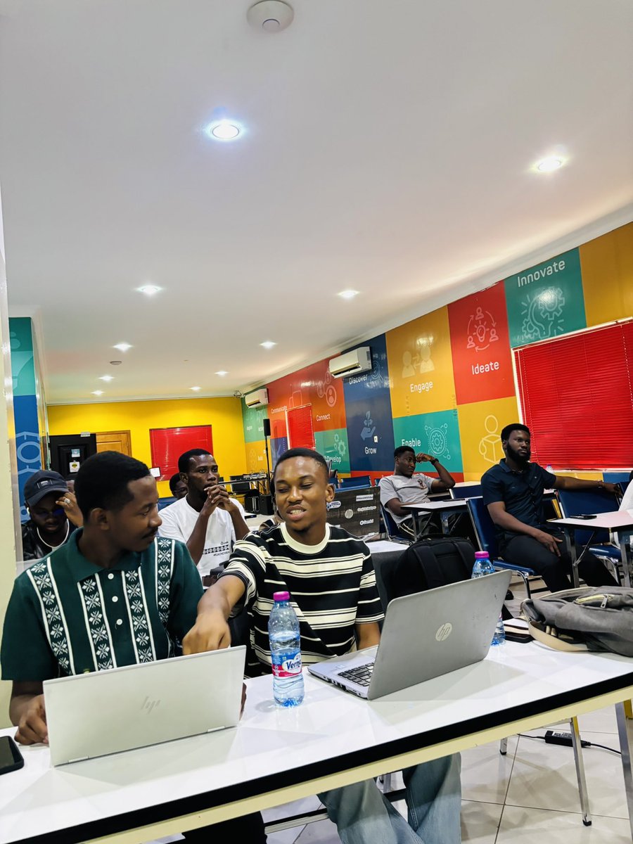danieldzansi96's tweet photo. Always great to see developers exploring and building with Bitcoin. ⚡

Another insightful session at BitDevs Accra.

Big thanks to @btrust_builders  for supporting Bitcoin education and developer growth across Africa. 🧡

#Bitcoin #BitDevsAccra https://t.co/gSFOEoaVXN