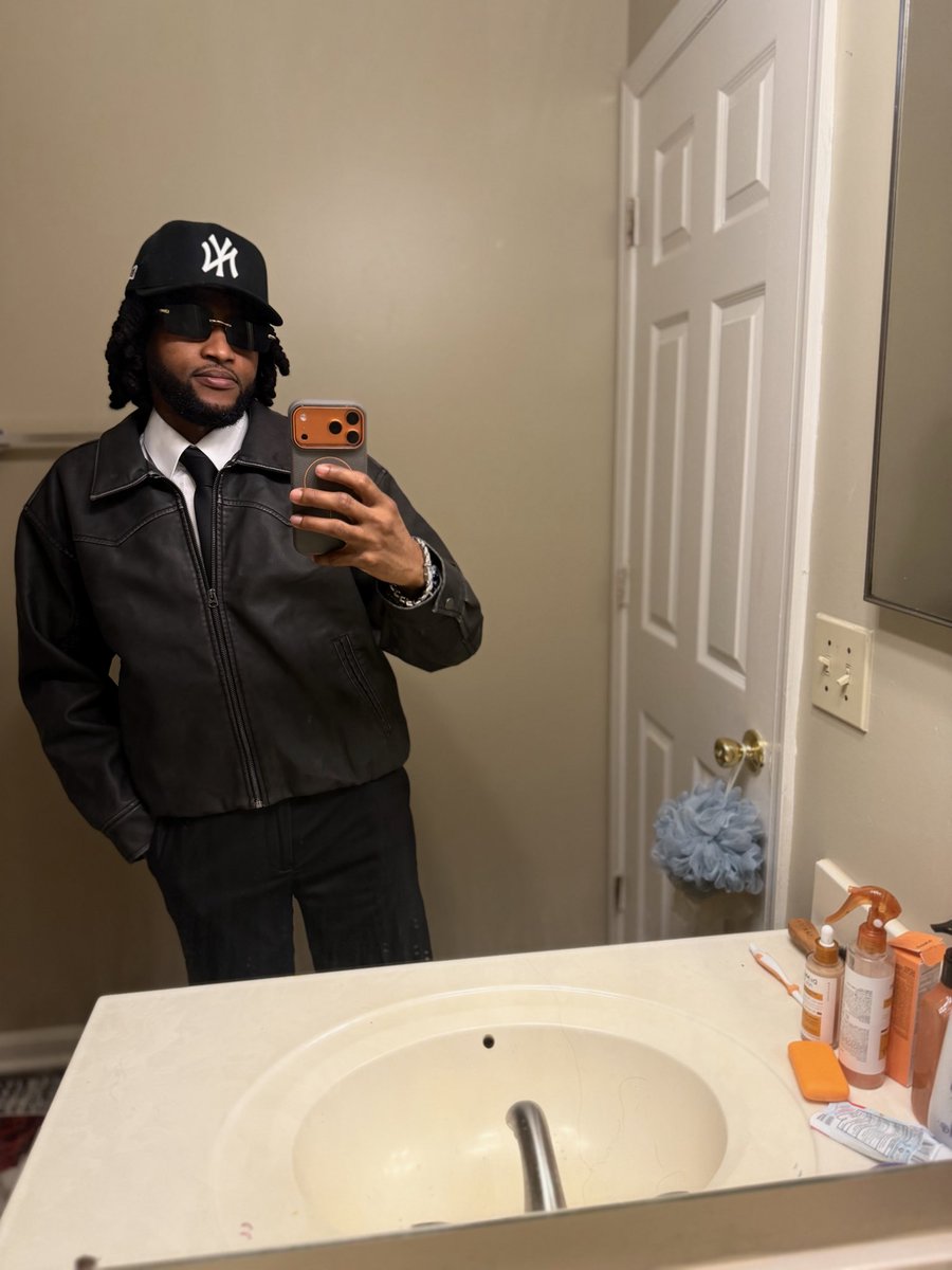 PotlacP's tweet photo. Matèa EP soon https://t.co/FOxIK8v51p