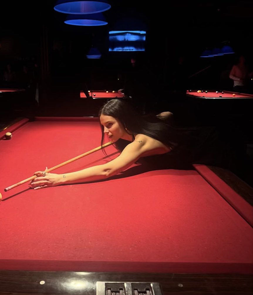 kendramerced's tweet photo. nikki and sarah night out https://t.co/Ha6tL8ScCd