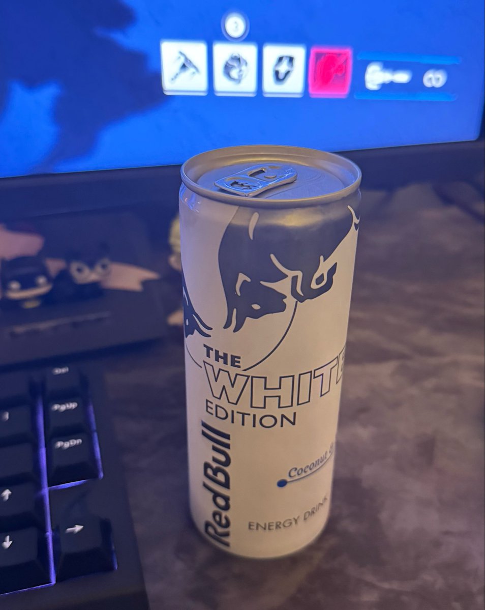 eeppx's tweet photo. First time trying redbull🤍 https://t.co/RfeXYOatLl