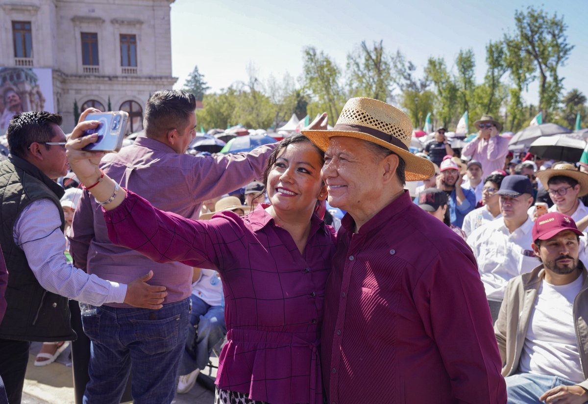juliomenchaca_'s tweet photo. Qué gusto estar con todas y todos acompañando a nuestra Presidenta @Claudiashein en esta celebración por los dos años del triunfo de la transformación; y la defensa de la soberanía nacional. 🇲🇽

#ClaudiaDaResultados https://t.co/4qg2exeH8I
