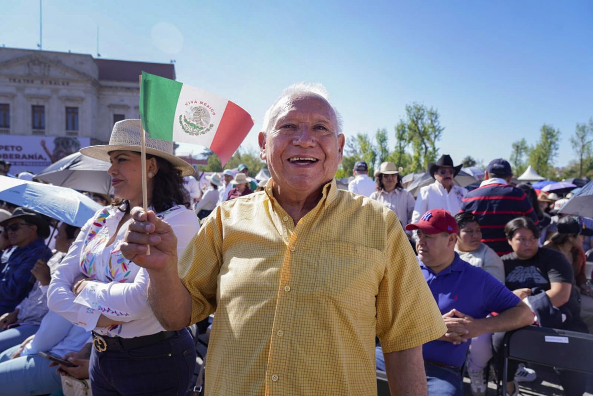 juliomenchaca_'s tweet photo. Qué gusto estar con todas y todos acompañando a nuestra Presidenta @Claudiashein en esta celebración por los dos años del triunfo de la transformación; y la defensa de la soberanía nacional. 🇲🇽

#ClaudiaDaResultados https://t.co/4qg2exeH8I