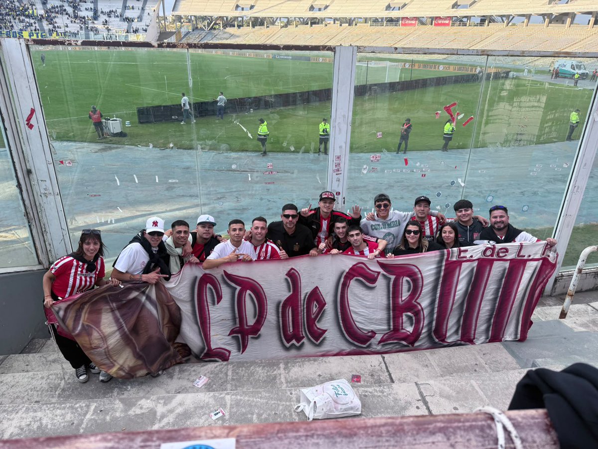LeonPagliari7's tweet photo. Vinimos, bailamos, ganamos y nos vamos. 
Estudiantes de La Plata 🇦🇹👊🏻 https://t.co/HKNGFiivsb