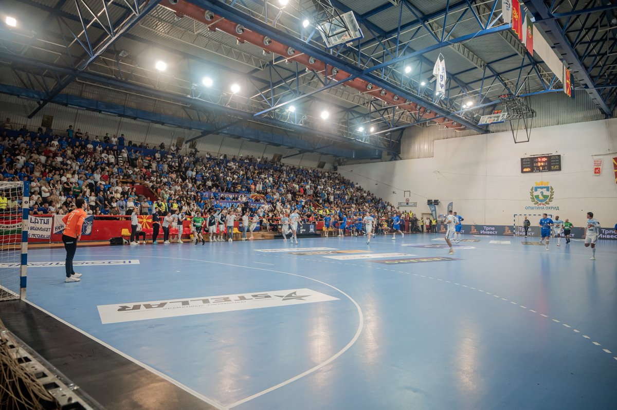 EHF_Activities's tweet photo. Incredible energy from the fans! 🙌👏

The 'Sportska Sala Biljanini Izvori' arena was sold out for the #ehfec final! 🏟️

#ehf #ecm #handball https://t.co/6IKrtM58i6