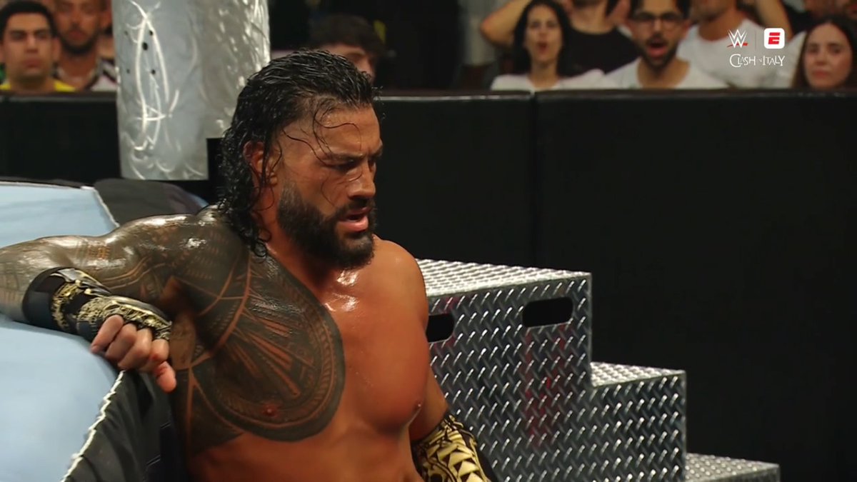 RomanRSource's tweet photo. #RomanReigns #RomanEmpire #TribalChief #HeadoftheTable #WWE #WWEClash https://t.co/6ZcdnVhmw4