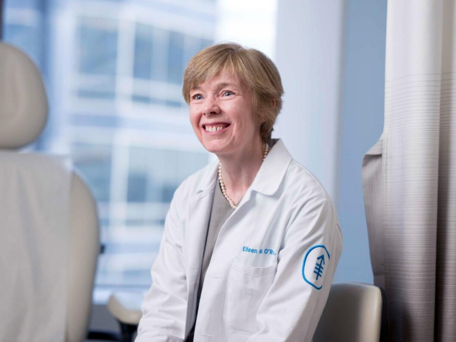 MSKCancerCenter's tweet photo. ⚠️ New findings presented in the plenary session at #ASCO26 suggest daraxonrasib could help usher in a new era of treatment for metastatic pancreatic cancer.

In a phase 3 study led by @EileenMOReilly and colleagues, patients receiving #daraxonrasib lived a median of 13.2 months compared with 6.7 months for those treated with chemotherapy.

"To date in my career, I have not seen this level of benefit from any single anti-cancer drug in this disease."

Learn more: https://t.co/1Lt18DdKMt
