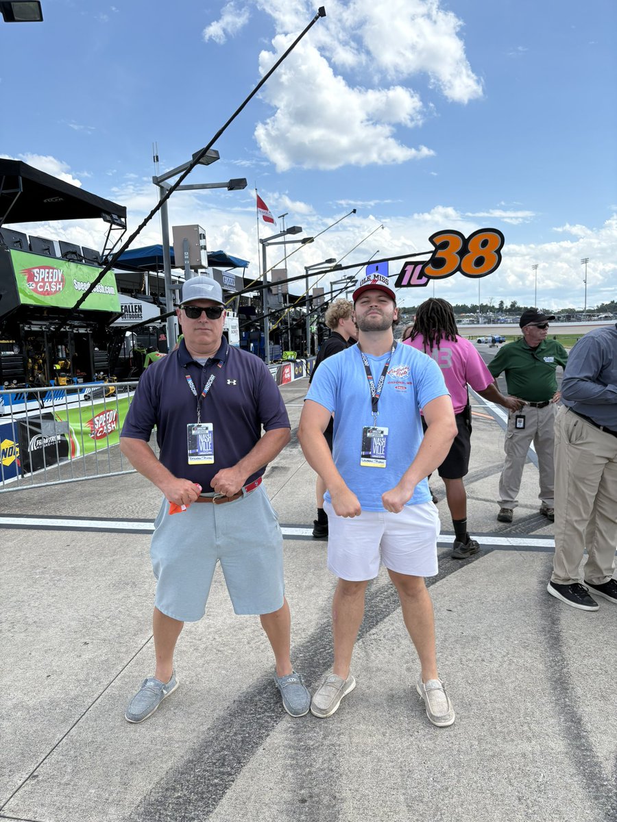 LawsonRyan8's tweet photo. The Boys have infiltrated pit row at the Cracker Barrel 400. Kevins natural foods clean take Racin with Boys is an amazing pod! @BussinWTB #tiertalk https://t.co/AVWJPFkRVs