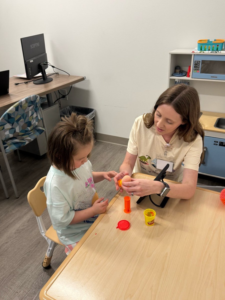 arcautismcenter's tweet photo. Tap, play, learn! 📱🖍️ Speech-language pathologist Lyndsi and Axara are on a mission to build communication skills through play and assistive technology! https://t.co/JgBJ3joCGj