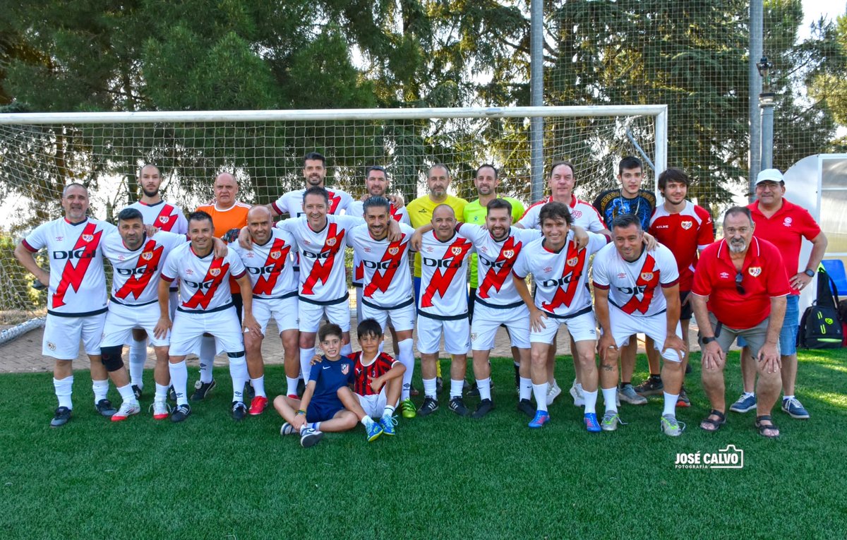 FBDTorrelodones's tweet photo. Hoy ha tenido lugar en el campo Julián Ariza el Torneo UAPO de Veteranos, una jornada muy especial en la que hemos disfrutado de una gran mañana de fútbol, compañerismo y reencuentros sobre el césped, donde todavía hemos podido ver detalles de mucha calidad. https://t.co/8dv9G103wH