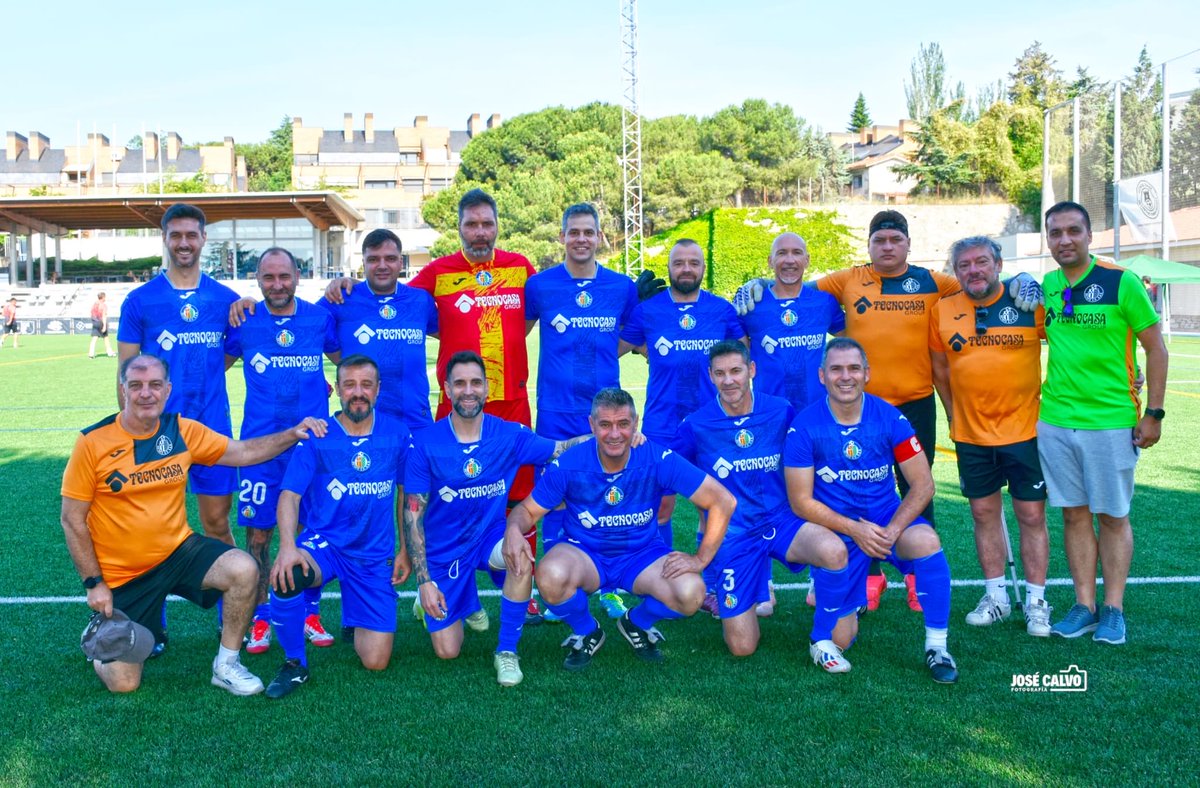 FBDTorrelodones's tweet photo. Hoy ha tenido lugar en el campo Julián Ariza el Torneo UAPO de Veteranos, una jornada muy especial en la que hemos disfrutado de una gran mañana de fútbol, compañerismo y reencuentros sobre el césped, donde todavía hemos podido ver detalles de mucha calidad. https://t.co/8dv9G103wH