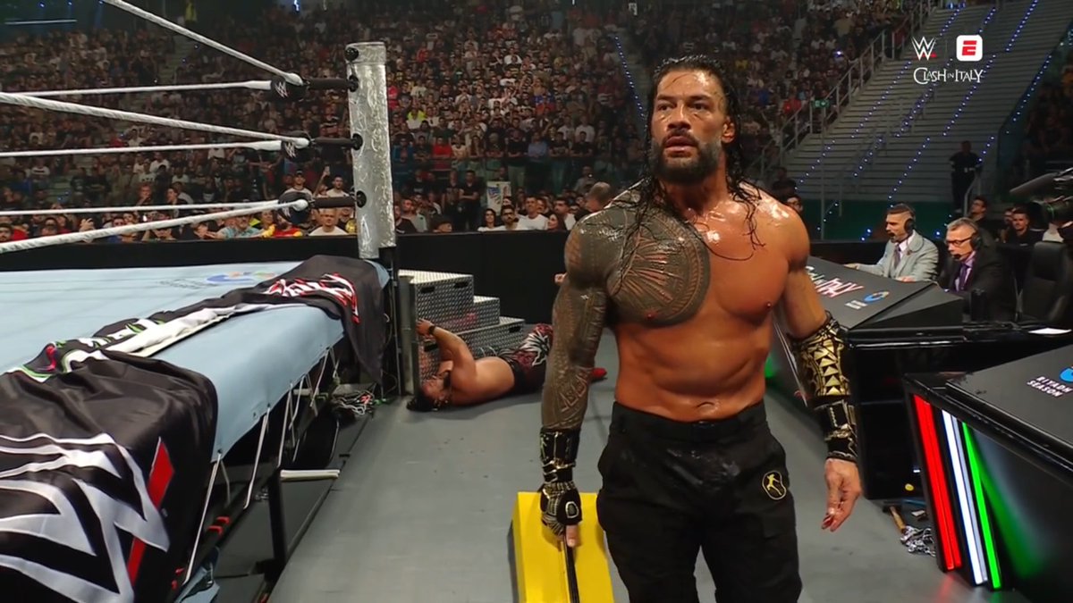 RomanRSource's tweet photo. #RomanReigns #RomanEmpire #TribalChief #HeadoftheTable #WWE #WWEClash https://t.co/cABzUSt0yC