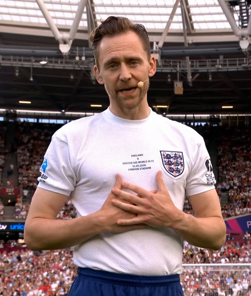 HiddlesAn's tweet photo. What a wonderful, heartwarming speech! Thank you, Thomas - I am so proud of you ♥️

#Socceraid2026 #TomHiddleston https://t.co/NyXJfDQybl