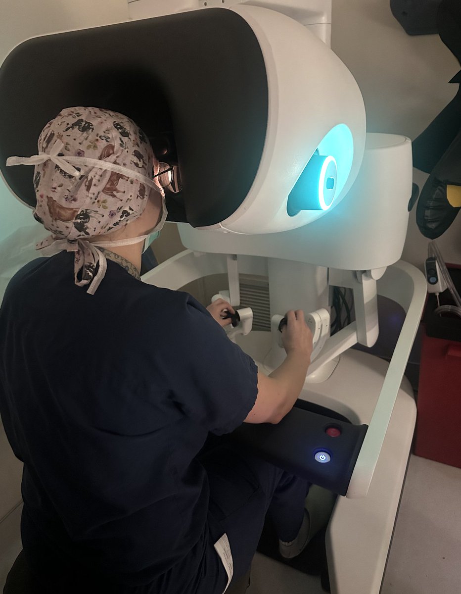MUSC_UroOnc's tweet photo. One of the strengths of our program is the collaborative environment between residents and fellows.

🌟 Our PGY-2s, Liz Dower and Taylor Malchow, taking their first steps at the console under the guidance of both fellows and attendings 🤖

@EMW2000 @MatveyTsivian @JayChavaliMD  @JL_Drerup  @SES_AUA @UroOnc @SUO_YUO @UroResAdvocacy @UroResidency @Uro_Res @LuisMedinaMD