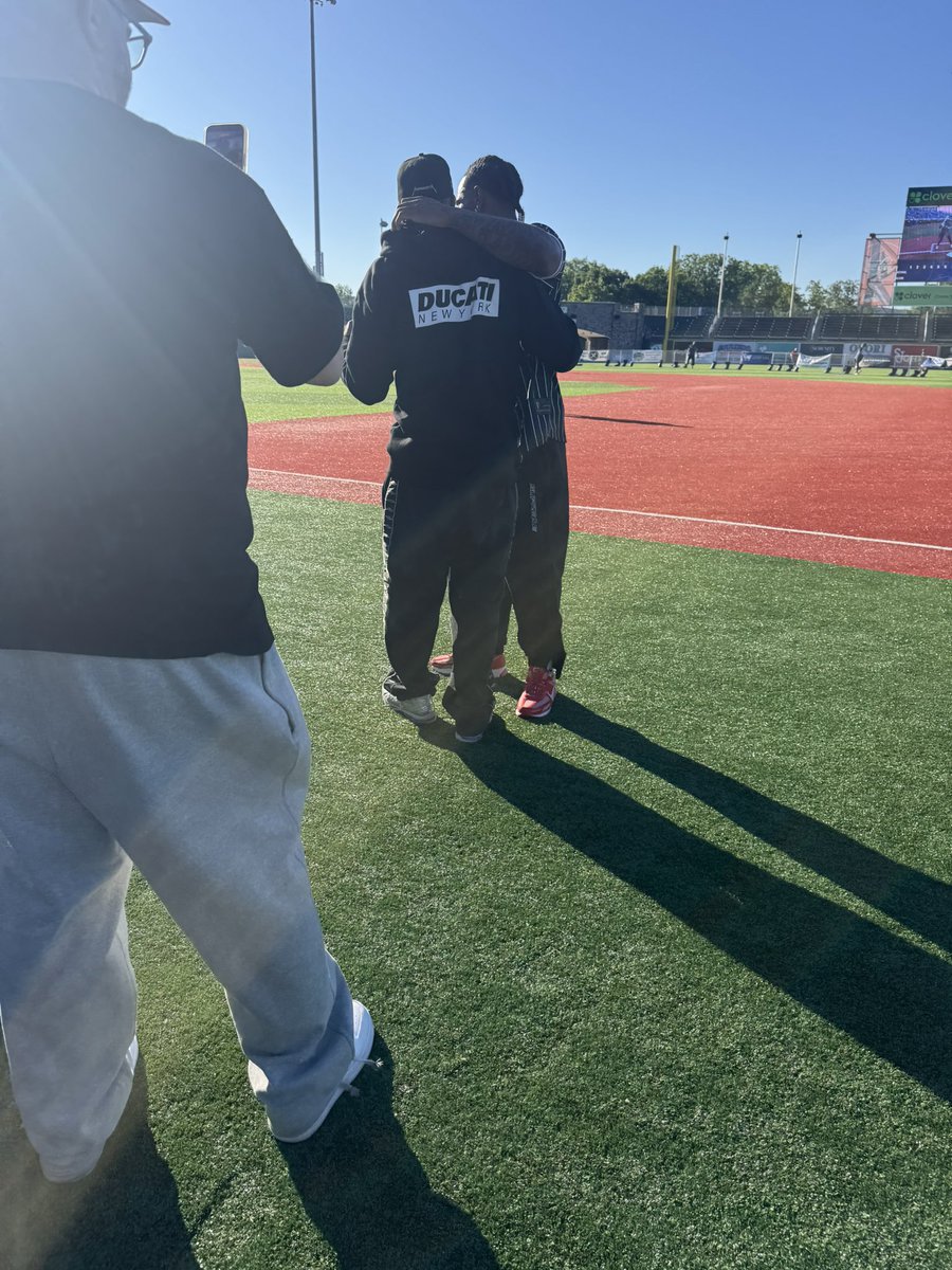 JoeFaceBecker2's tweet photo. @CarlBanksGIII @obj Him and Nabers yesterday https://t.co/oWEugbahjU