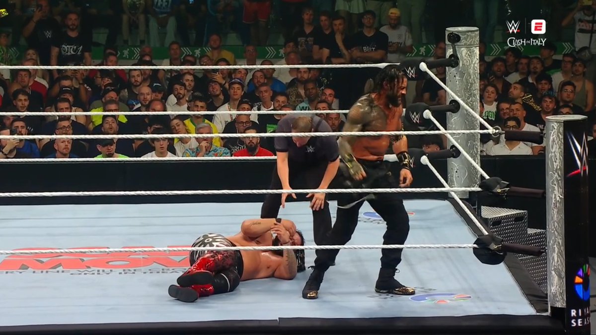 RomanRSource's tweet photo. #RomanReigns #RomanEmpire #TribalChief #HeadoftheTable #WWE #WWEClash https://t.co/GrE549YDsB
