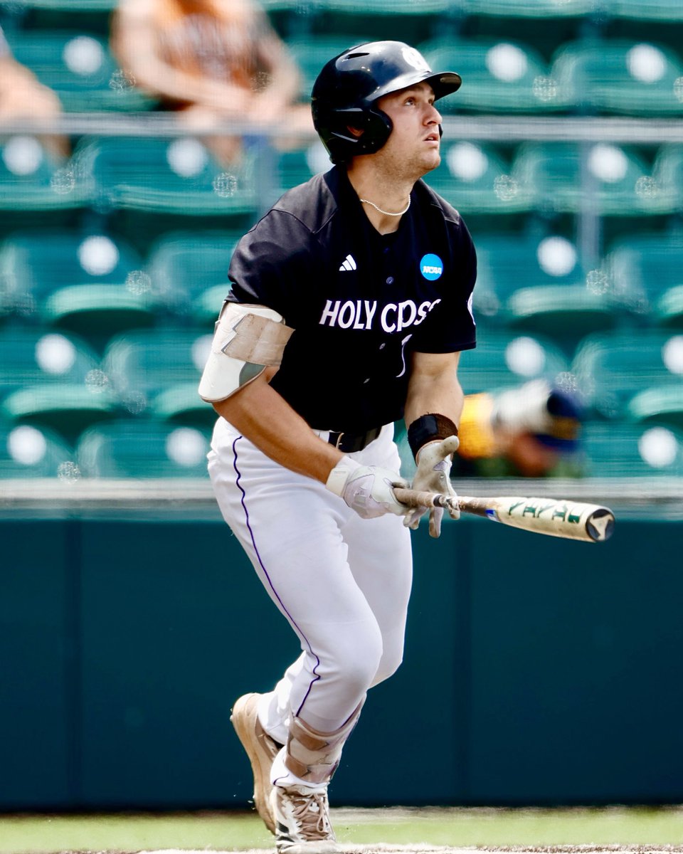 Holy Cross Baseball tweet media