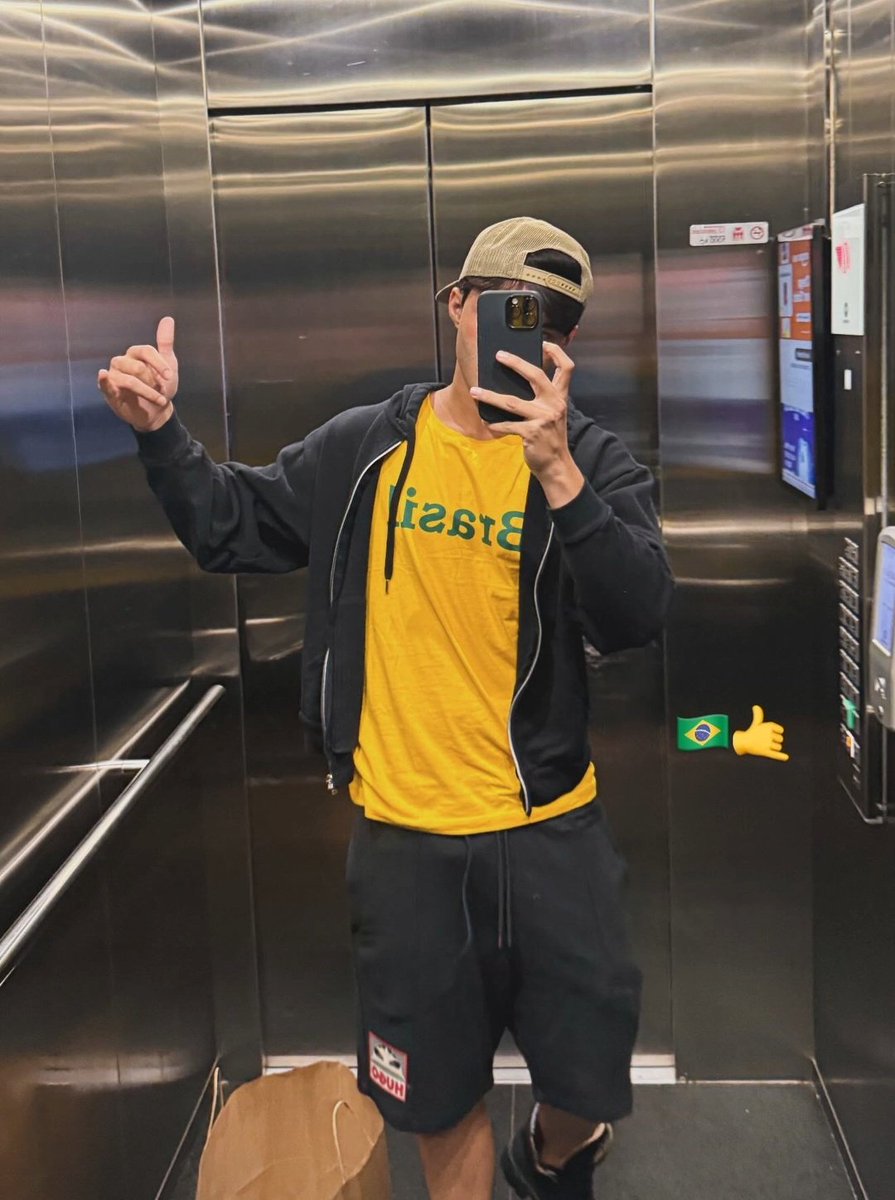 wecaian's tweet photo. E tome ele brasileirin 😚🇧🇷 https://t.co/yUcx3b5LDP