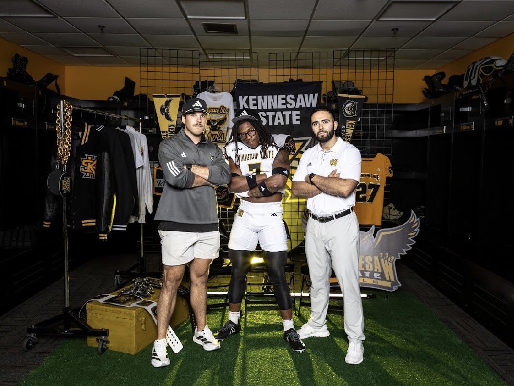 Chosen1Michai's tweet photo. IM HOME!!!🦉🦉🦉🦉 #COMMITED #OWLNATION @CoachParuta @CoachMack_KSU @kennesawstfb @CoachReid99 @CoachHadley5 @McEachernFtball @TomLoy247 @benjaminwolk @ChadSimmons_ @RecruitGeorgia @TheUCReport @PrepRedzoneGA @RivalsHS @On3Recruiting @247recruiting https://t.co/NTgTqTIEWb