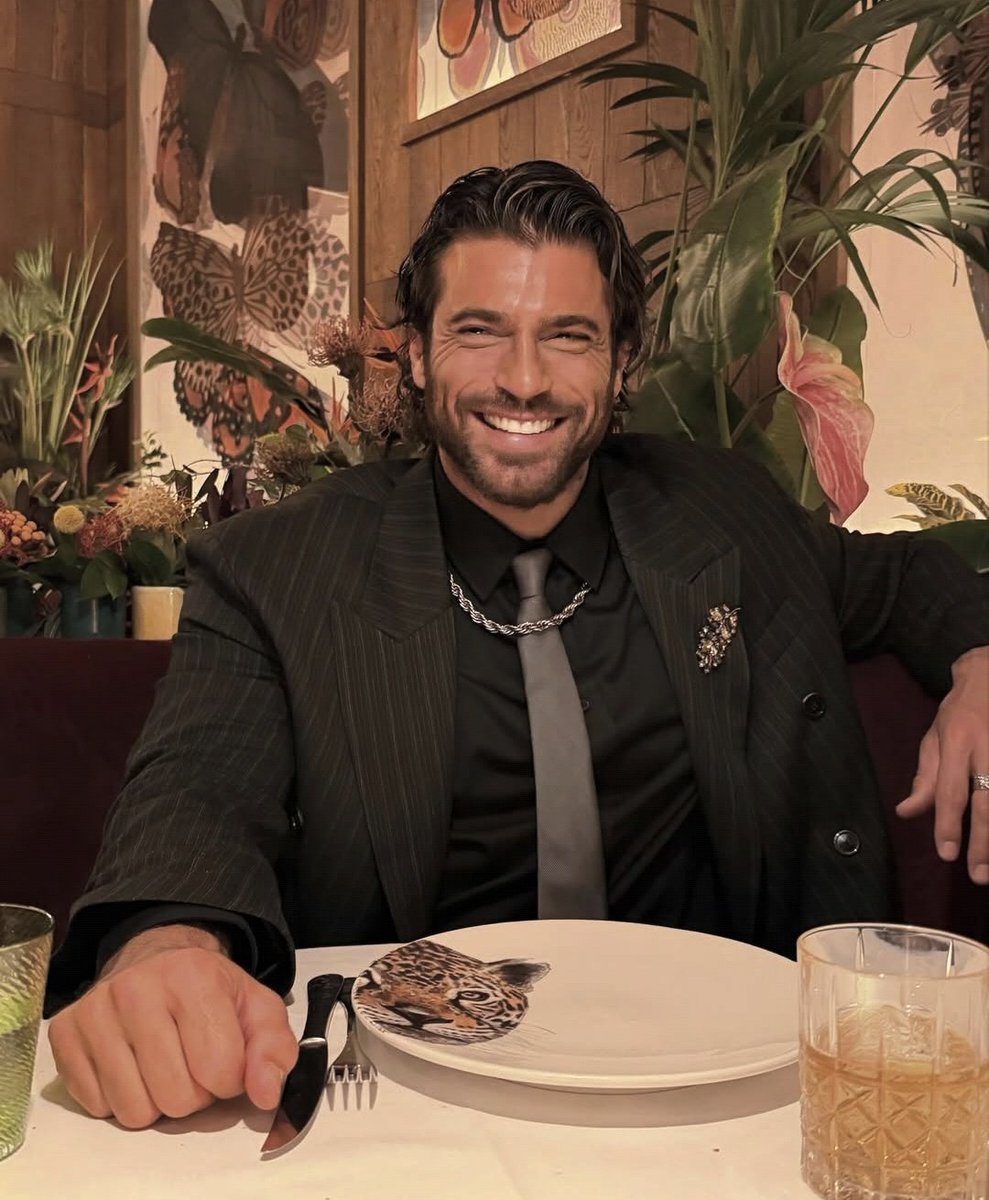 RoseliMariaAle2's tweet photo. #canyaman sempre ❤️ 🇧🇷 Boa noite gente linda bjs 
#canyaman meu turco favorito https://t.co/bLqkWMu84H