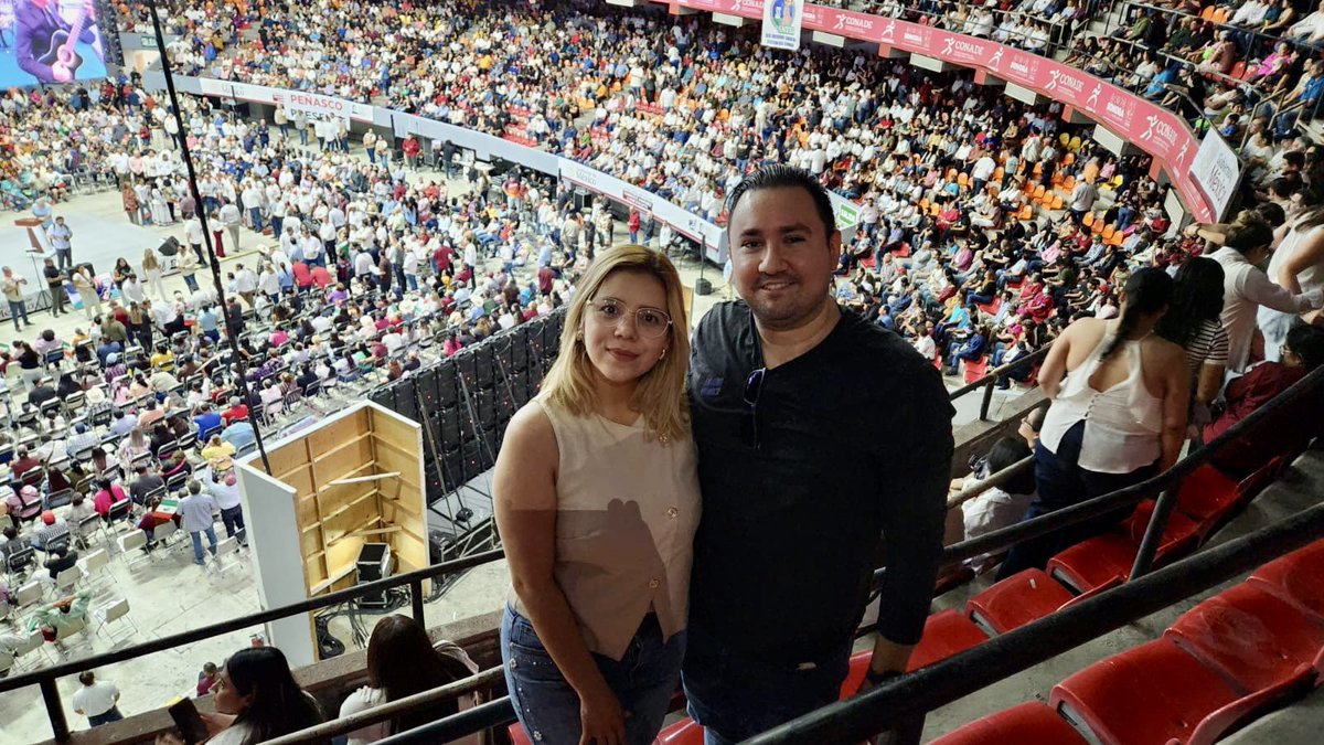 omarmurrietag_'s tweet photo. Hoy no faltamos. 🇲🇽 Estuve en el CUM para la rendición de cuentas de @Claudiashein — dos años de resultados que Sonora siente. El recinto lleno y las palabras de @AlfonsoDurazo me recuerdan por qué vale la pena cada día. 💪🏼 #ClaudiaDaResultados https://t.co/AK7WKBE51F