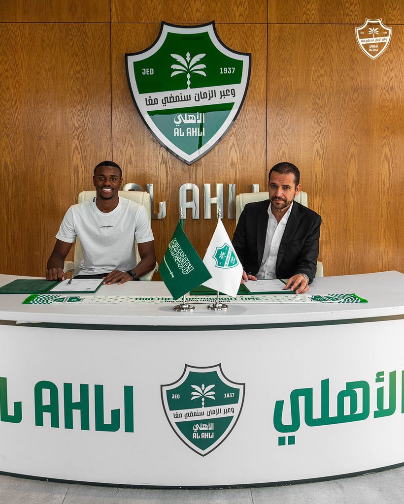 9crisron's tweet photo. خالد الزهراني :

المدير الرياضي روي بيدرو يعارض رحيل ريكاردو ماتياس ويرى أنه يستحق فرصة الاستمرار لموسم آخر https://t.co/3UoKByeHH5