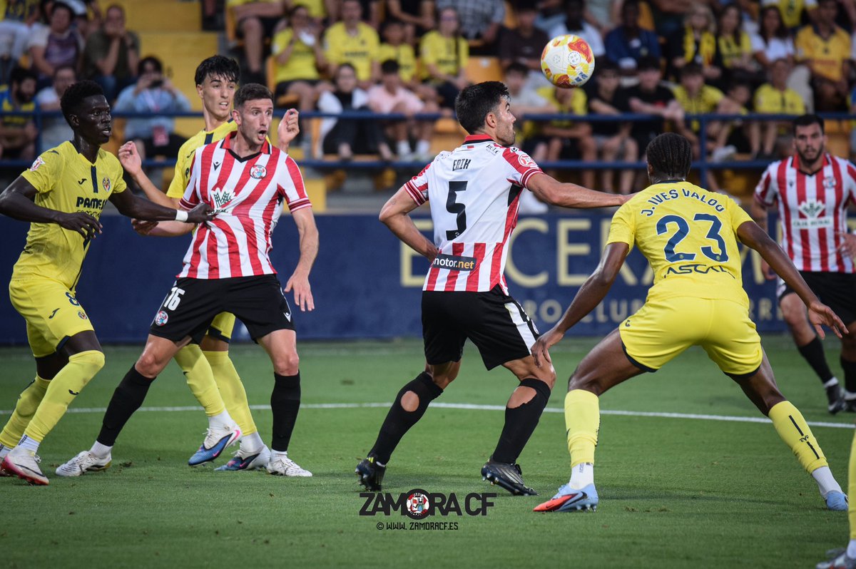 ZCFoficial's tweet photo. PLAY OFF🪖7️⃣| 

Derrota en el Mini Estadi por 2-0.

Quedan 90 largos minutos en el Ruta de la Plata, en NUESTRA CASA♥️🤍

¡Ya lo hicimos y lo volveremos a hacer!🪖⚽️

⚔️Quedan 7 días.

#VamosMiZamora #UnaIlusiónNosPersigue https://t.co/nUcYqp8ecB