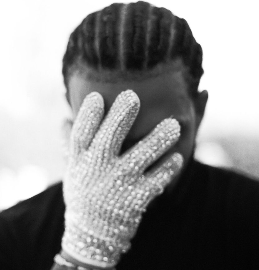 Prestigeplug7's tweet photo. Drizzy Vs Hov👀 https://t.co/mhTHujq3VH