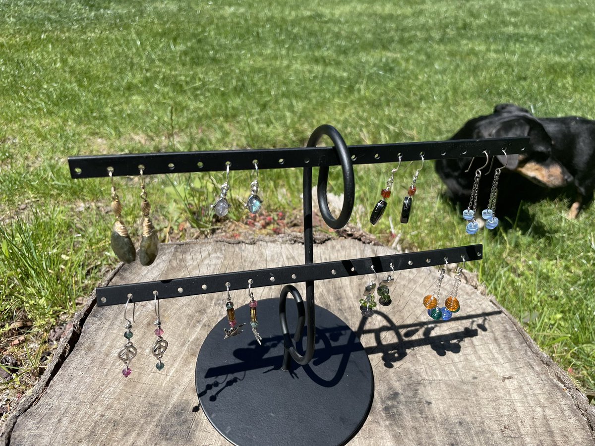 Gusterbear's tweet photo. Hihihi. Kid is going to urgent care for ankle but first had to get some photos with good sunlight. Doggies helped! https://t.co/IeTbQOvPRz