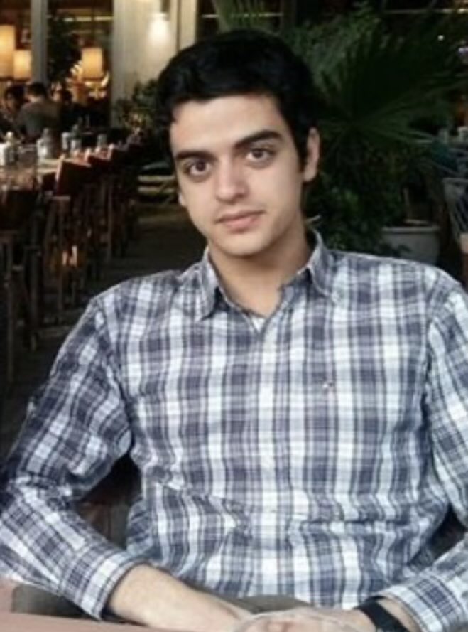 FatemehPishdadi's tweet photo. اگر حمایتتان از حقوق اولیه انسانی چون حق حیات، کرامت، و آزادی بیان و عقیده «مشروط» و همراه با منت است، و در صورت تخطی افراد از شروطِ شما «شوکه» و سرخورده میشوید و تهدید به پس گرفتن آن حمایت می‌کنید، لطفا از همین لحظه از هرگونه فعالیت حقوق بشری فاصله بگیرید. 

باشد که آسیب کمتری به مفاهیمی چون «آزادی» و «حقوق بشر» برسانید!

#علی_یونسی
#مرگ_بر_جمهوری_اسلامی