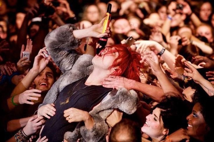 notabikethief's tweet photo. wait why don't we ever discuss the party poison fur coat https://t.co/vWvKIVYI26