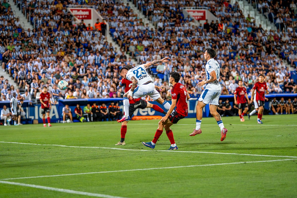 CDLeganes's tweet photo. 🐻⚽️ https://t.co/JWNo55T3Jz