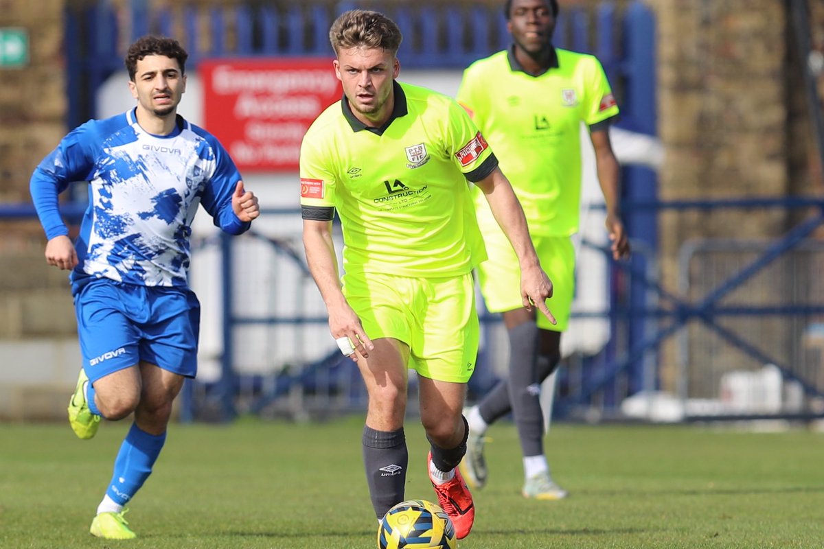 FreeAgentsFC's tweet photo. Name: Lewis smith 
Age: 24 
Location: Watford 
Position: CM 
Previous Clubs: Potters Bar Town, Stotfold, Hendon, Dunstable Town 

Looking for Step 5 and above https://t.co/W2zKdrvlJ2