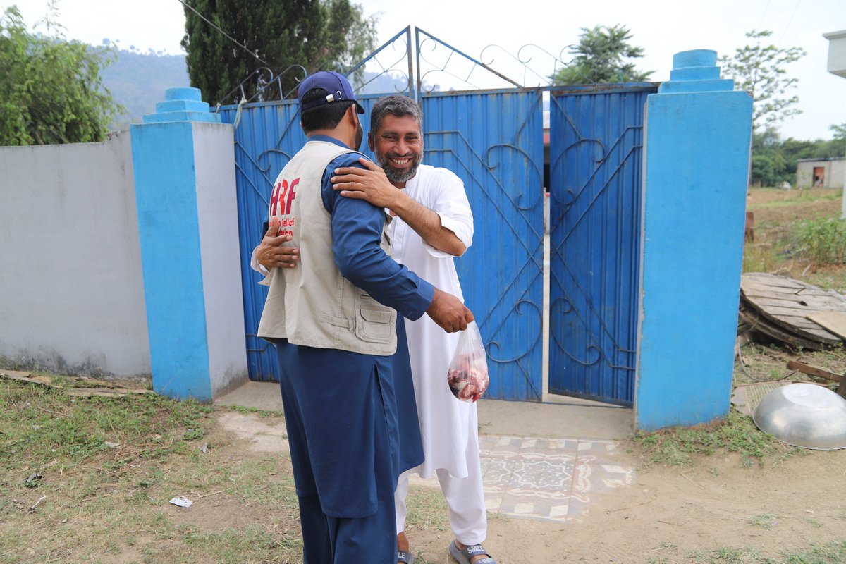 Human_Relief's tweet photo. Qurbani meat reaching families in Kashmir. 
Your sacrifice. Their joy. Alhamdulillah. 

This is what trust and 35 years of delivery looks like. 
Jazakum Allahu Khayran to every donor. 

#HRF #HumanReliefFoundation #Qurbani https://t.co/iQuW7xwMfS