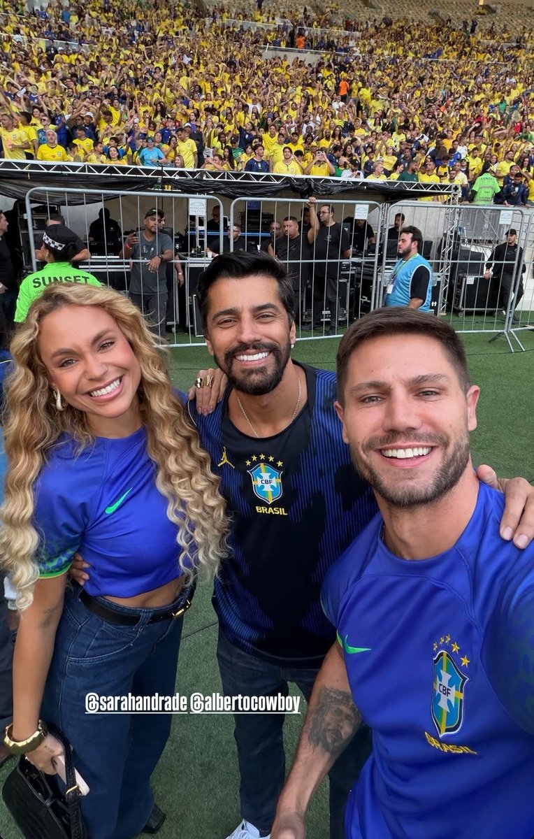 Imsolloo's tweet photo. TRINDADE VIVE 🩷 https://t.co/HfKHk6ebhJ