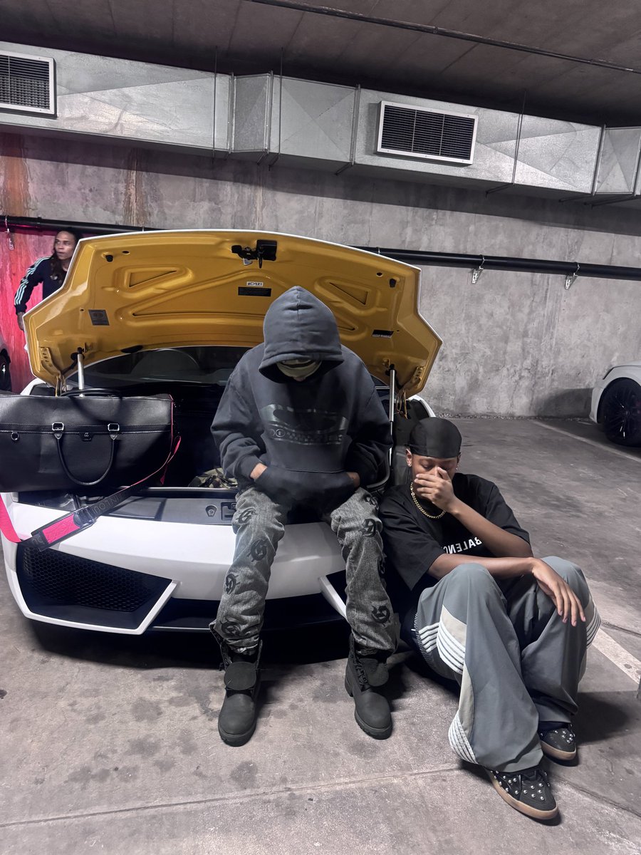 _leodaleo_'s tweet photo. 🔫 https://t.co/MlS1v4awqV