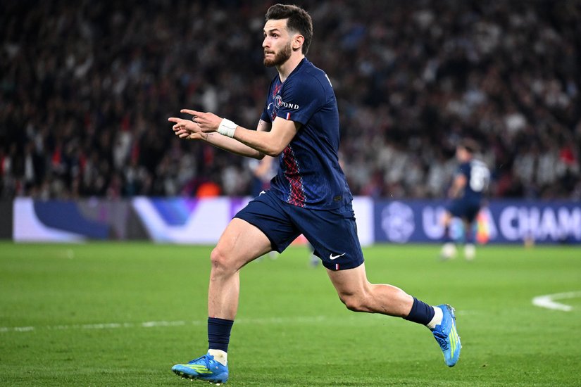 ExtratimeNews's tweet photo. Khvicha Kvaratskhelia named Champions League player of the season with four PSG players named in the team of the season https://t.co/zmRzH8WT0i https://t.co/G0qkoSyXM7