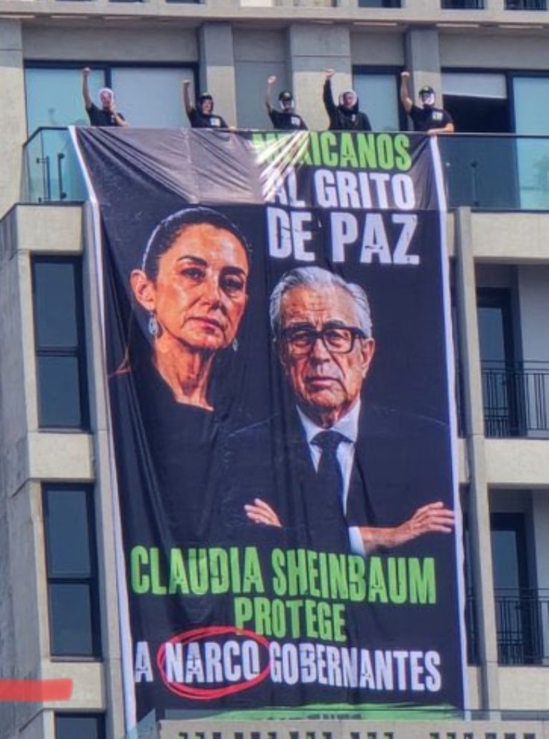 MarthaPetitJea1's tweet photo. @MLopezSanMartin @Radio_Formula Ya ni le disimulan tantito. 
La desvergüenza en su máximo esplendor.
#NarcoSectaTerroristaCorruptaPopulistaMorena https://t.co/aFLyeBPAEN