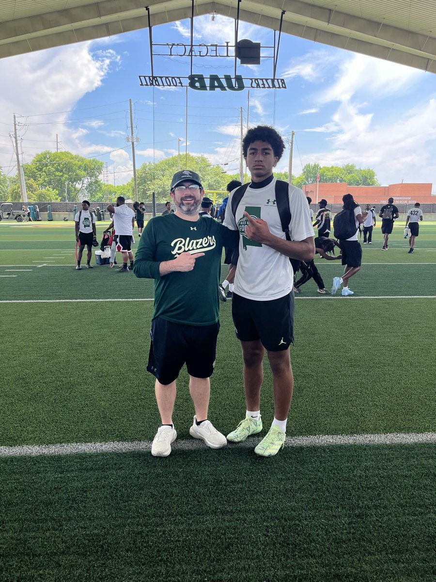 alejandrot2021's tweet photo. Had a great camp!
Thanks @UAB_FB for the opportunity!
@CoachMcNamara9 @CoachKGarver @j_lloyd5 @CarsenKapilovic @Alex_Mortensen_ @DbCoachJulian @Jacaricarterr @coacharnold06 https://t.co/ZIRnNenKez