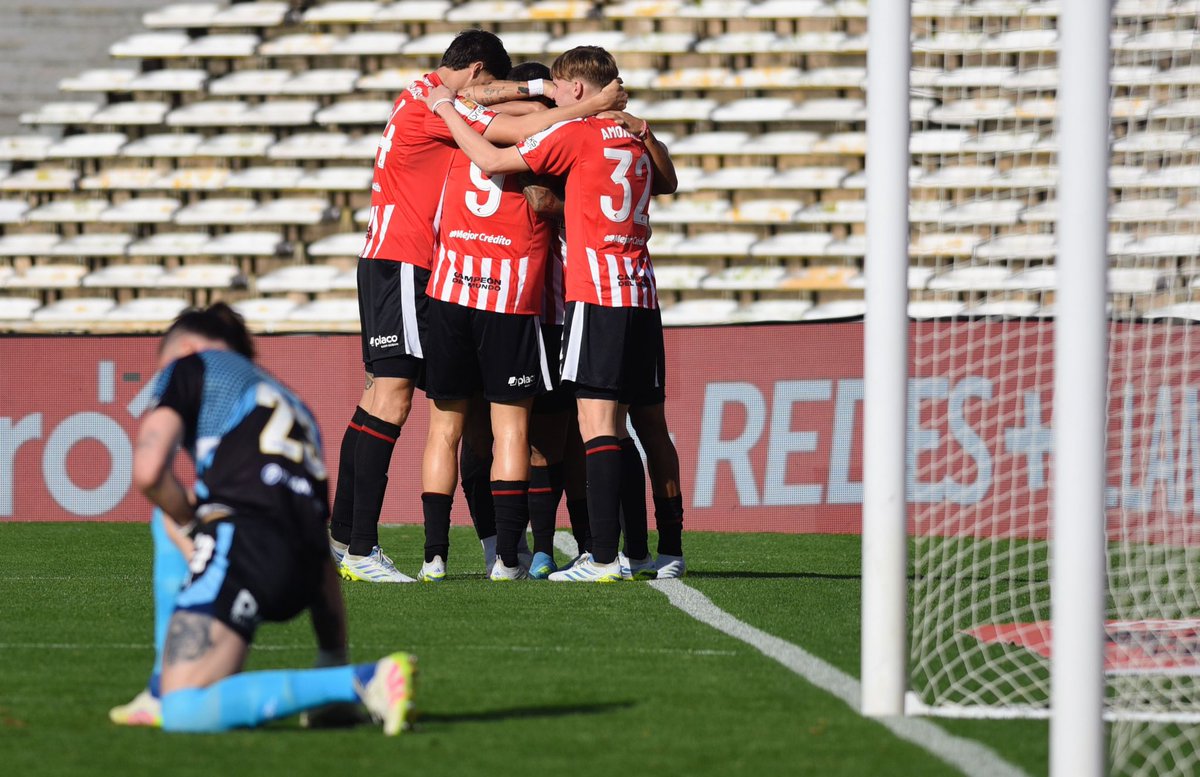 afa's tweet photo. 🏆 #CopaArgentina

⚽️ Estudiantes le ganó 3-0 a Rosario Central. https://t.co/tcDGwGvoH0