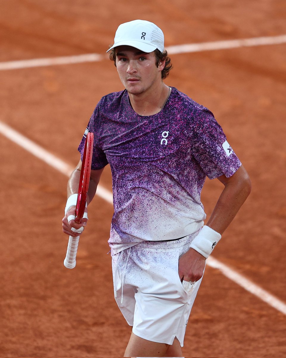 mundodotenispod's tweet photo. 7-6 10-8 para João Fonseca contra Cásper Ruud 

Salvou alguns set points o João. https://t.co/eutsOShAu0