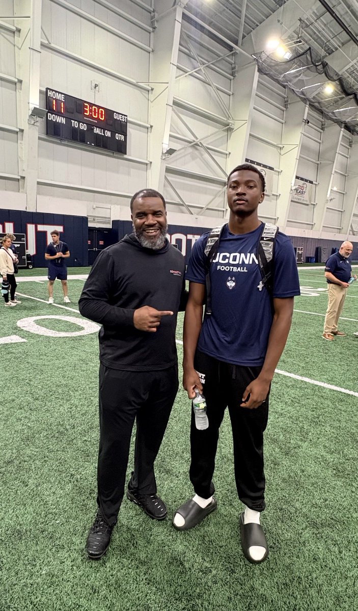 Chas3White's tweet photo. Thank you @UConnFootball for having me at their prospect camp. Had a good time competing.@CoachBlack10 @CoachNunz @CoachAlexCoombs @Coachlanese13 @AboutUOutreach https://t.co/dyYWYCsmqF