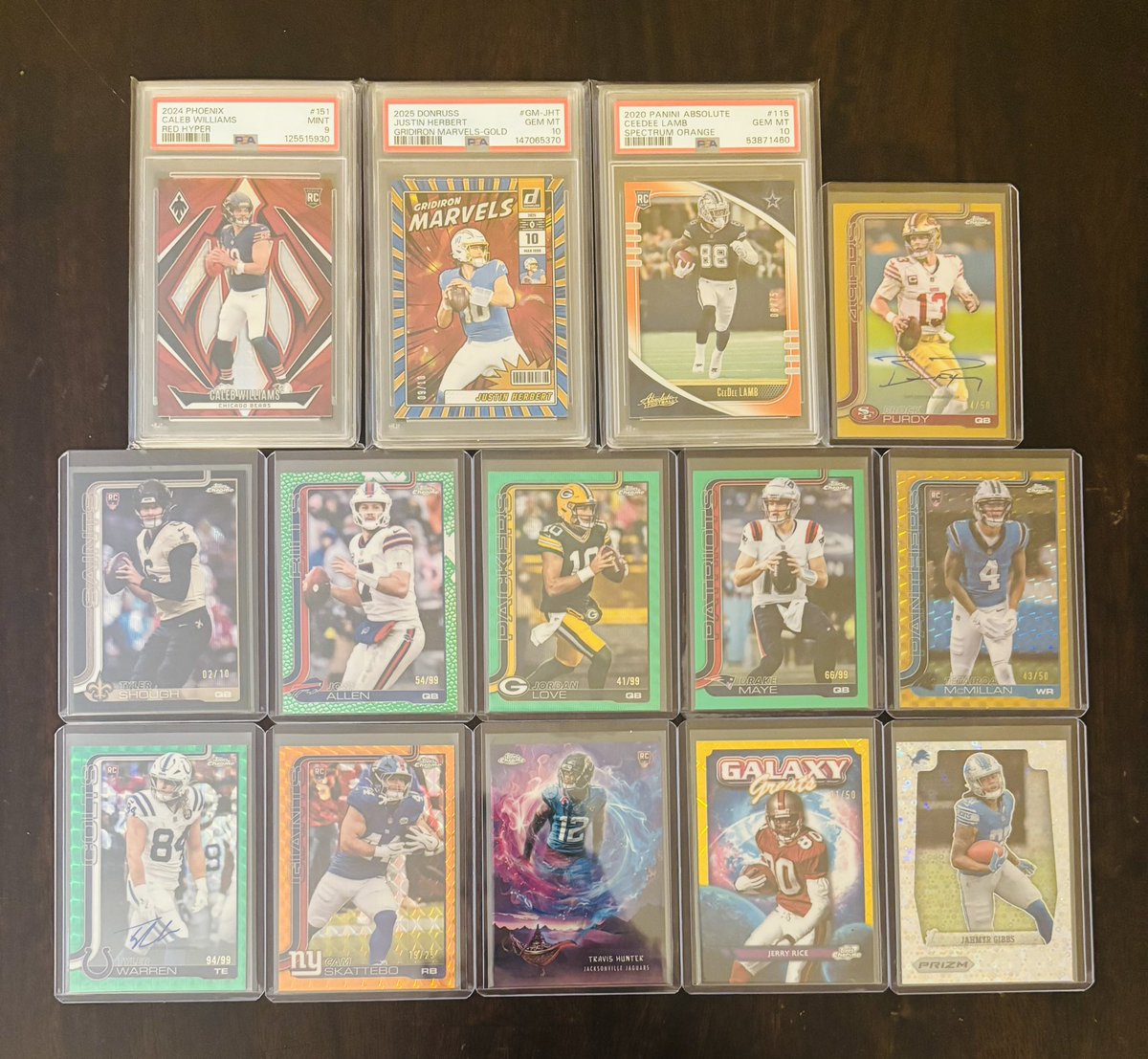 JohnErickson107's tweet photo. 48 cards I don’t want to bring with me to the show in 2 weeks!

14 baseball cards
14 football cards
13 basketball cards
2 Pokemon cards
1 Marvel card
2 soccer cards
2 WWE cards

Lots of numbered cards. 

Let me know which card you have interest in and I can verify if it’s numbered or not.

OFFER UP!

 RTs appreciated #RazzBoyStackSale