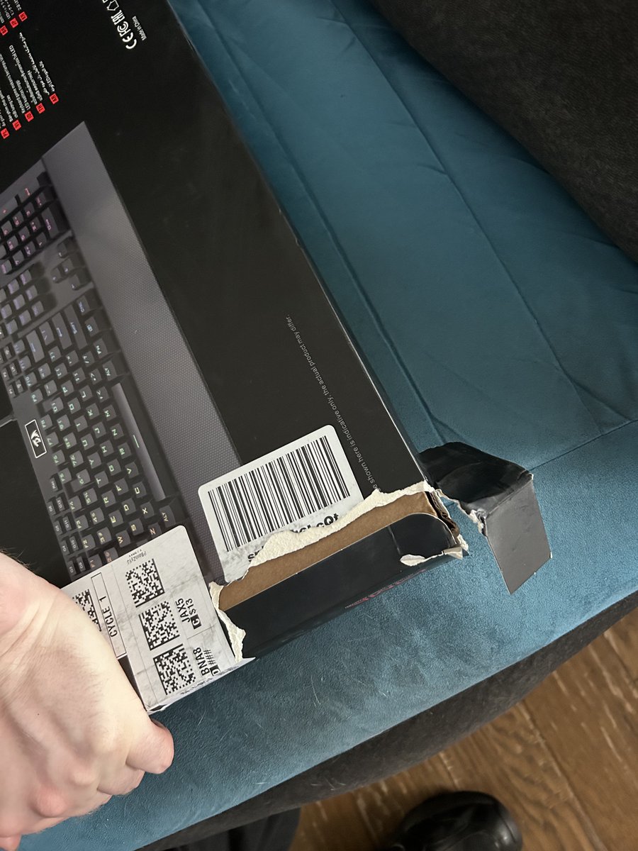 ShadesInfluence's tweet photo. Despite having told the representative to PUT THE KEYBOARD IN PROPER AMAZON PACKAGING on this replacement, it arrived WITHOUT IT, tore open and SMASHED this time!!

This is TWICE now that my electronics have been DAMAGED on delivery by you clowns!!! 😡🤬

@AmazonHelp https://t.co/SqAqeTZQtI