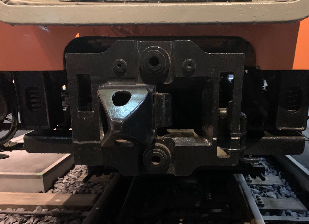 SP_1900's tweet photo. I took too many photographs of railway couplers. I think the Scharfenberg Typ 10 is probably my favourite one. https://t.co/tQqsi6Vwza
